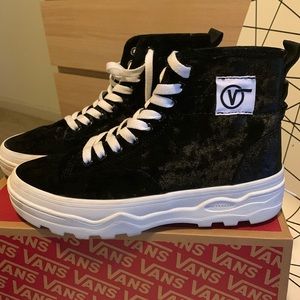 Size 8 velvet high top VANS.